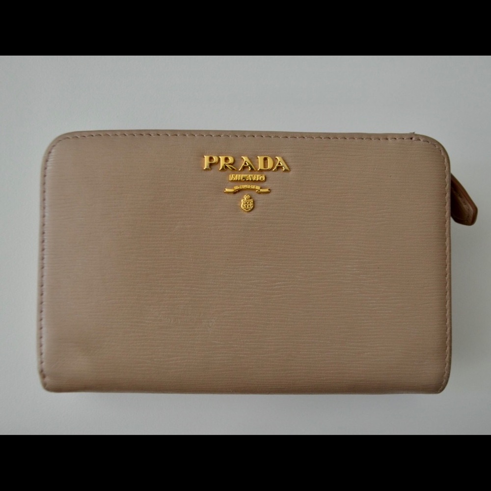 PRADA Vitello Move Wallet